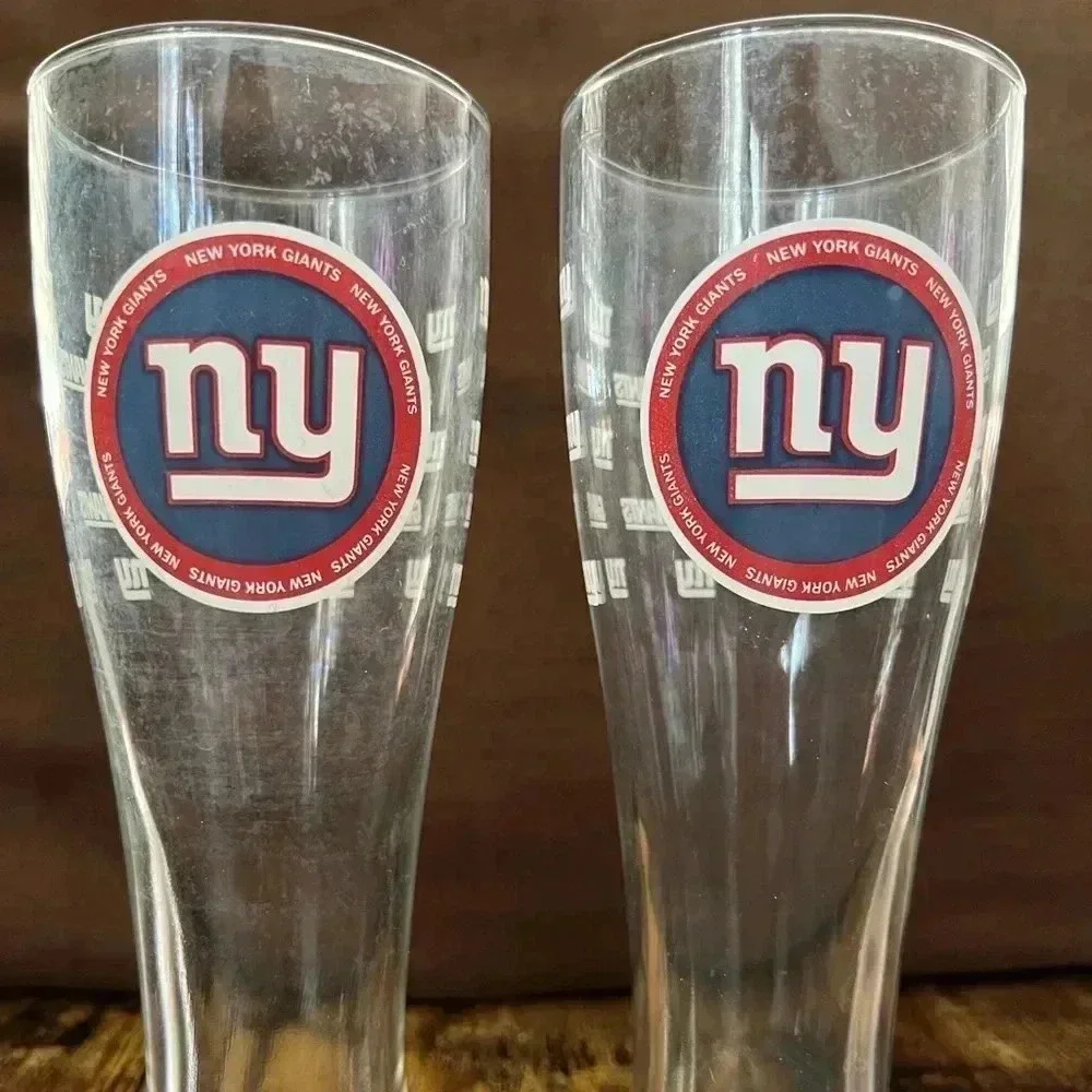 Set of 2, NFL New York Giants Pilsner glasses.